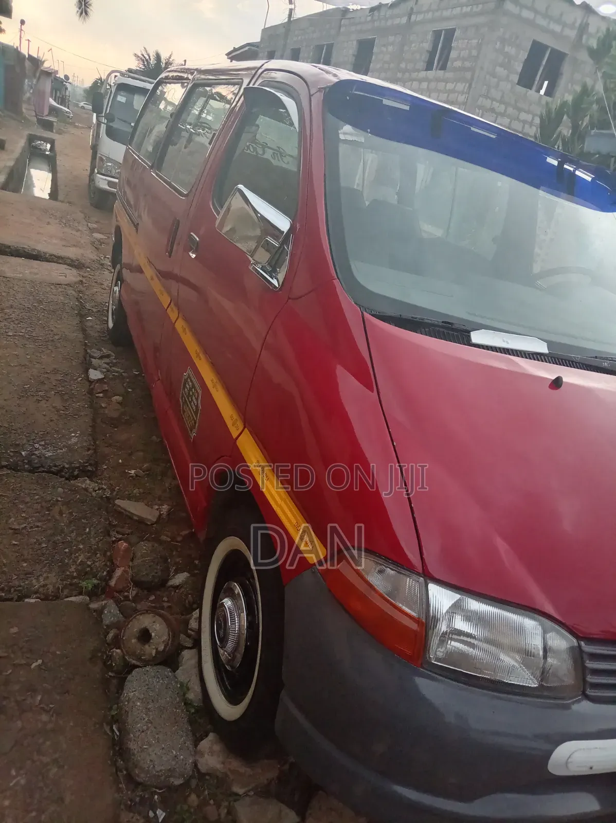 Toyota HiAce 2012 Red