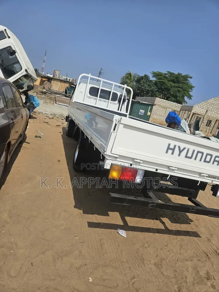 Hyundia Mighty Truck