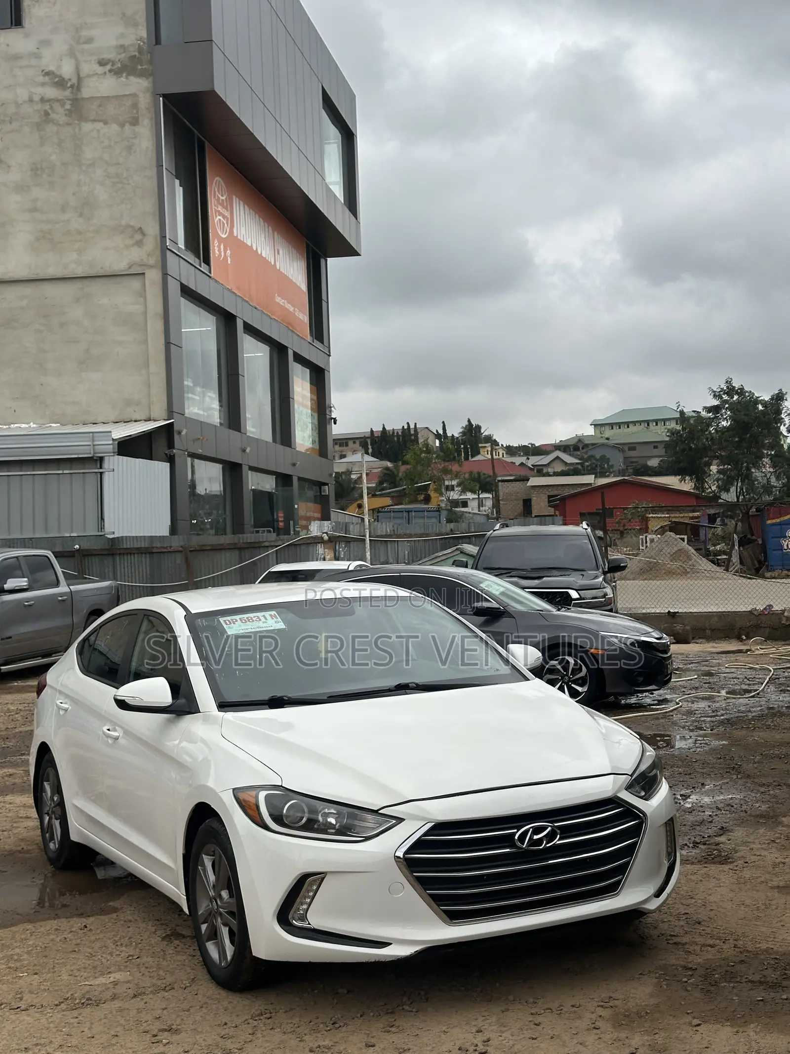 Hyundai Elantra SE Sedan FWD (2.0L 4cyl 6M) 2017 White