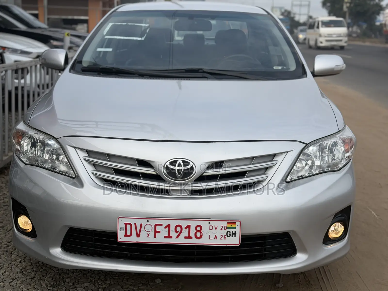 Toyota Corolla LE 4dr Sedan (1.8L 4cyl 4A) 2012 Silver