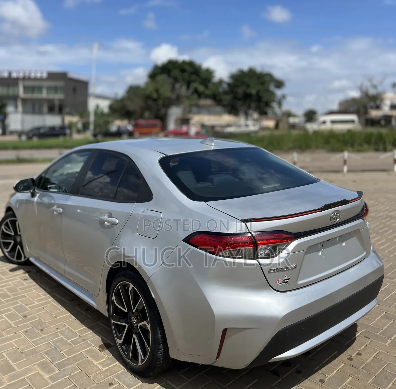 Toyota Corolla LE 2022 Silver