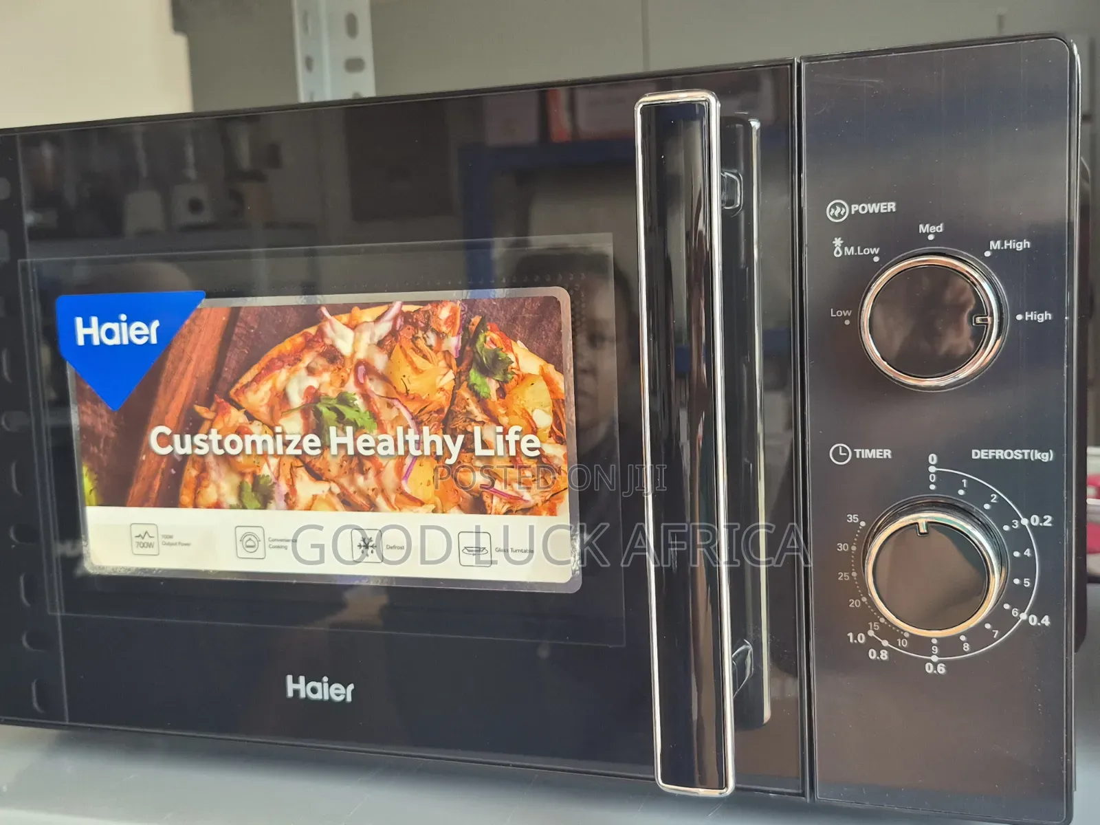Haier 700W Microwave Oven – Fast, Easy Convenient!