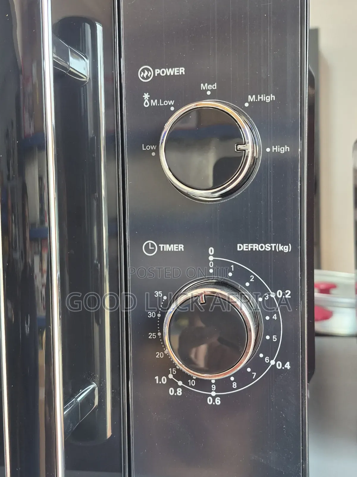 Haier 700W Microwave Oven – Fast, Easy Convenient!
