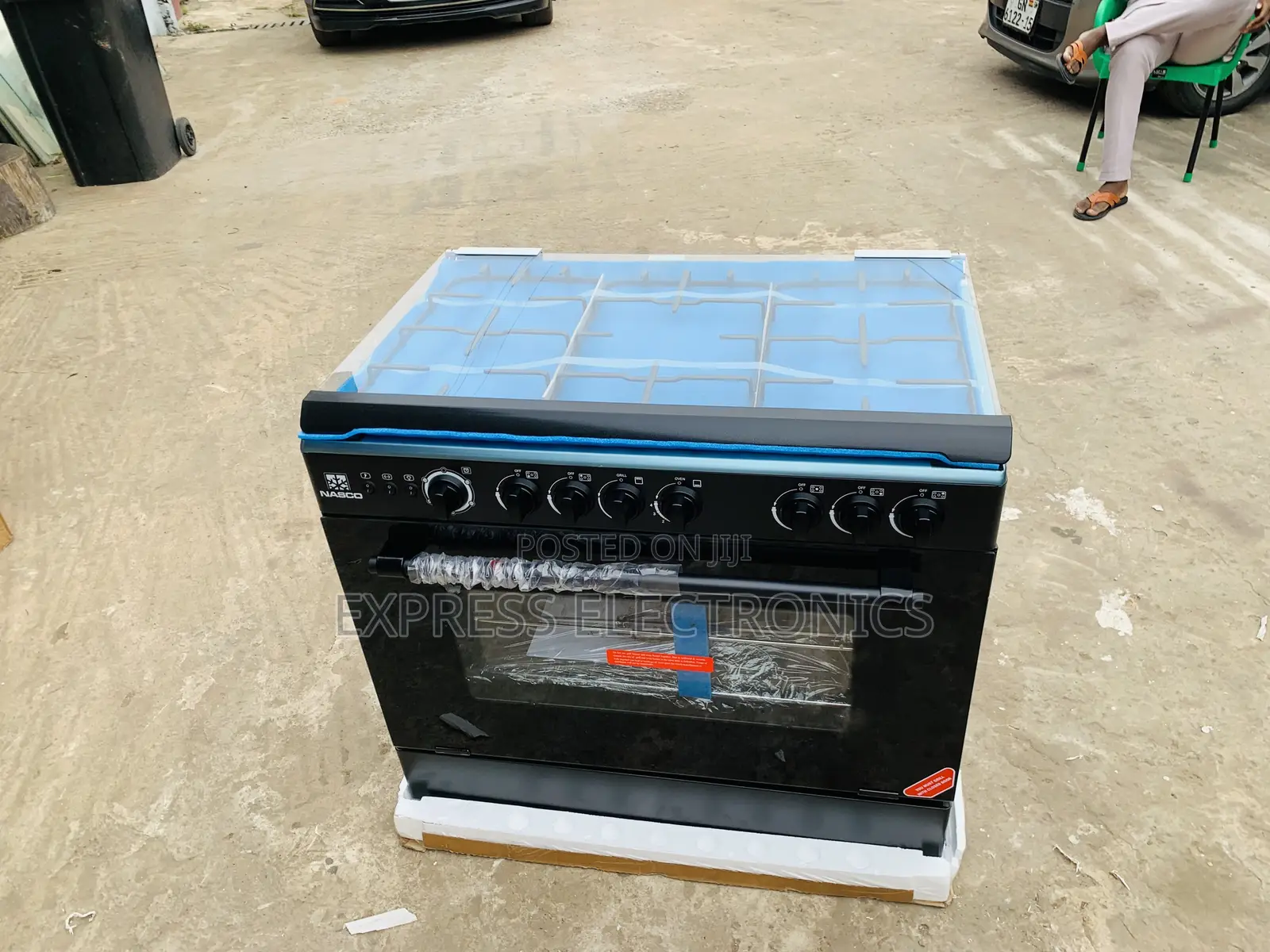 Quality Sleek Gas Cooker Oven Rotisserie 5burner 60/90 Black Nasco