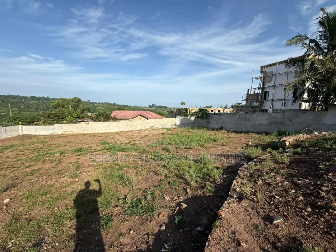 Lake Side Estate Land for Sale in a Serene Atmosphere