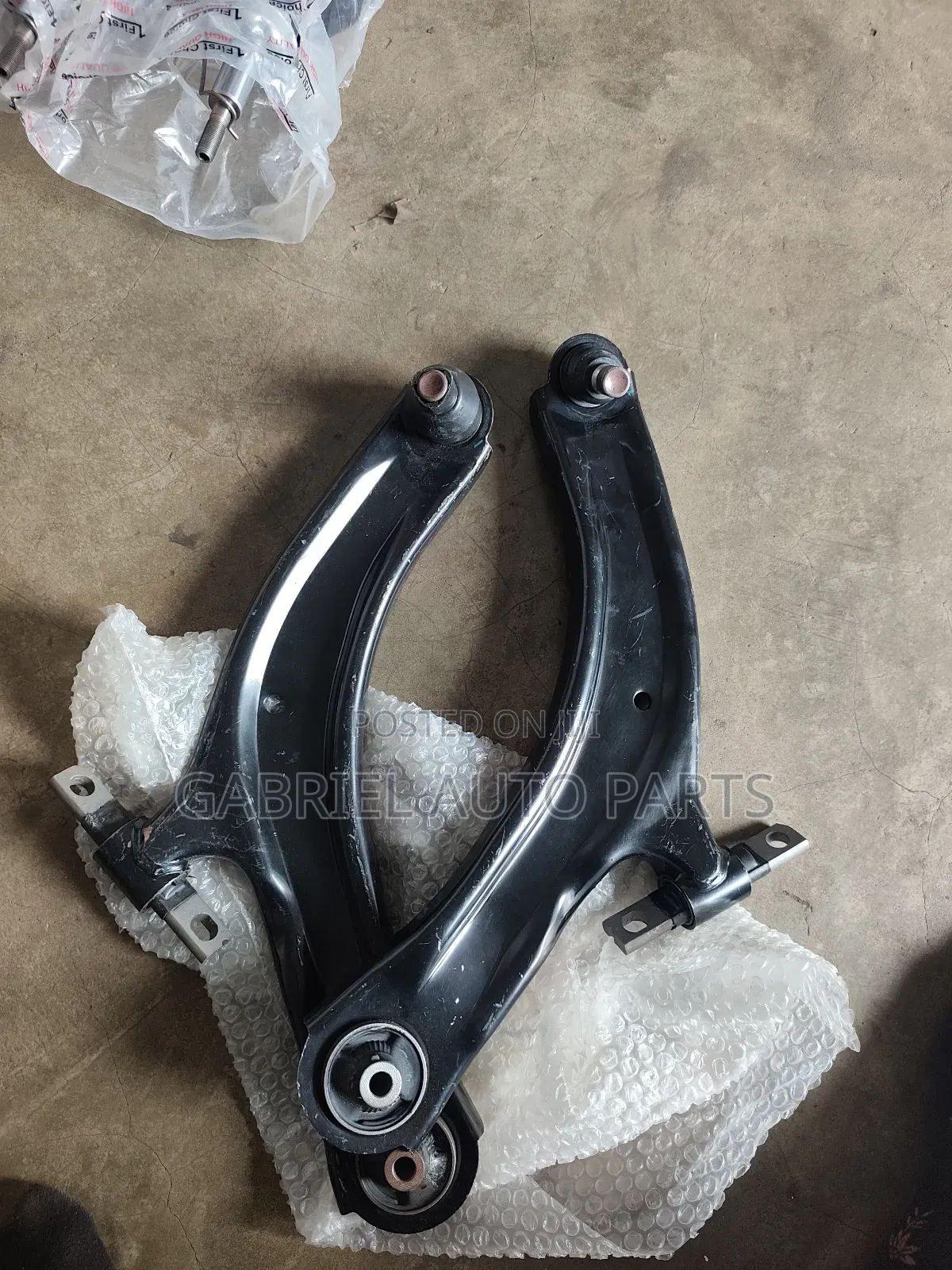 Nissan Rogue Suspension Control Arms 2009