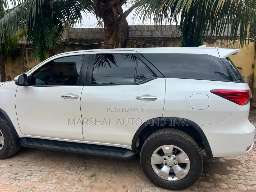 Toyota Fortuner 2025 White
