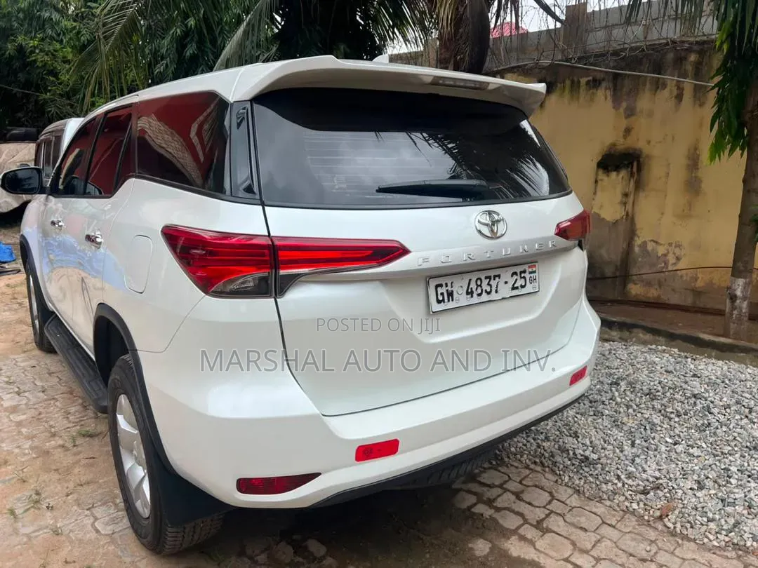 Toyota Fortuner 2025 White