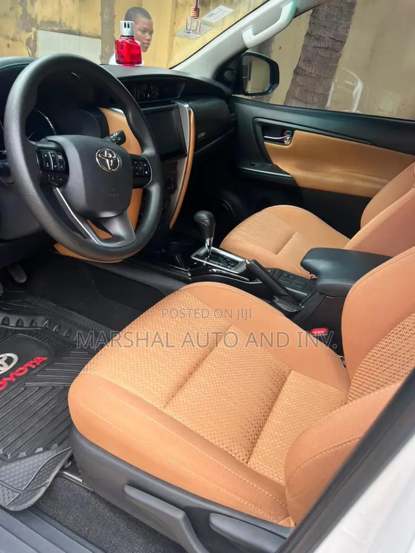 Toyota Fortuner 2025 White