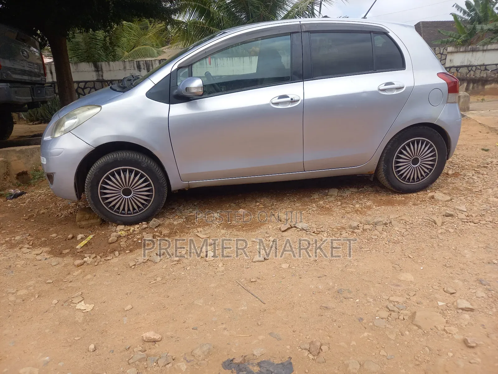Toyota Vitz 1.3 AWD 5dr 2010 Silver