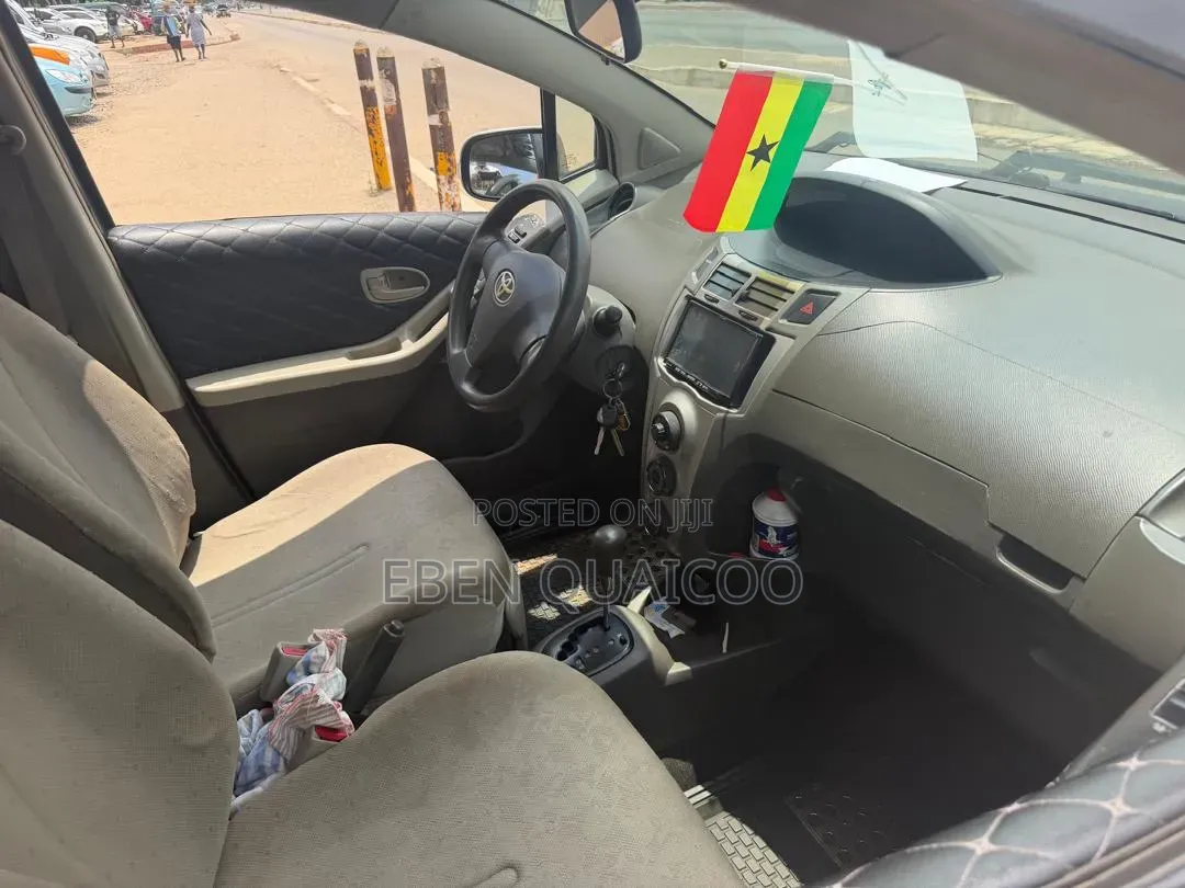 Toyota Vitz 2010