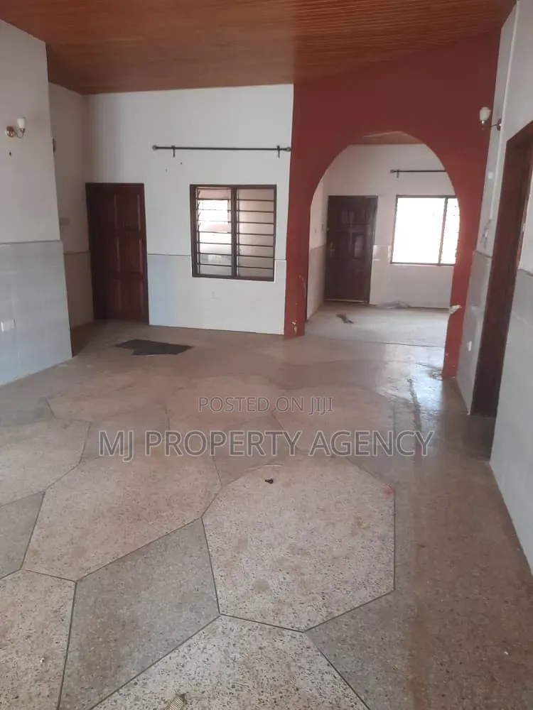 4bdrm House in Golf Estate, Community 25 for sale