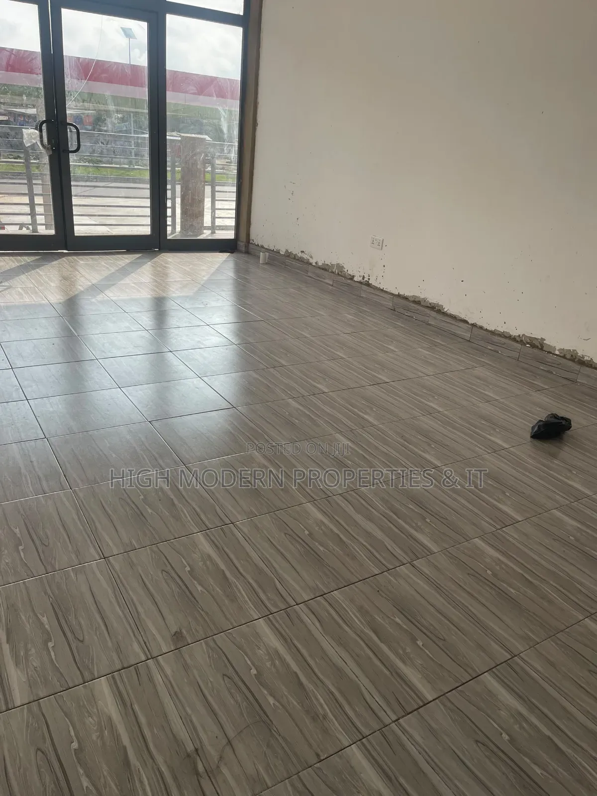 High Modern Spacious Shop for Rent