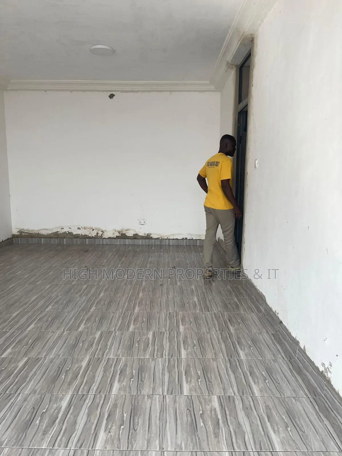 High Modern Spacious Shop for Rent