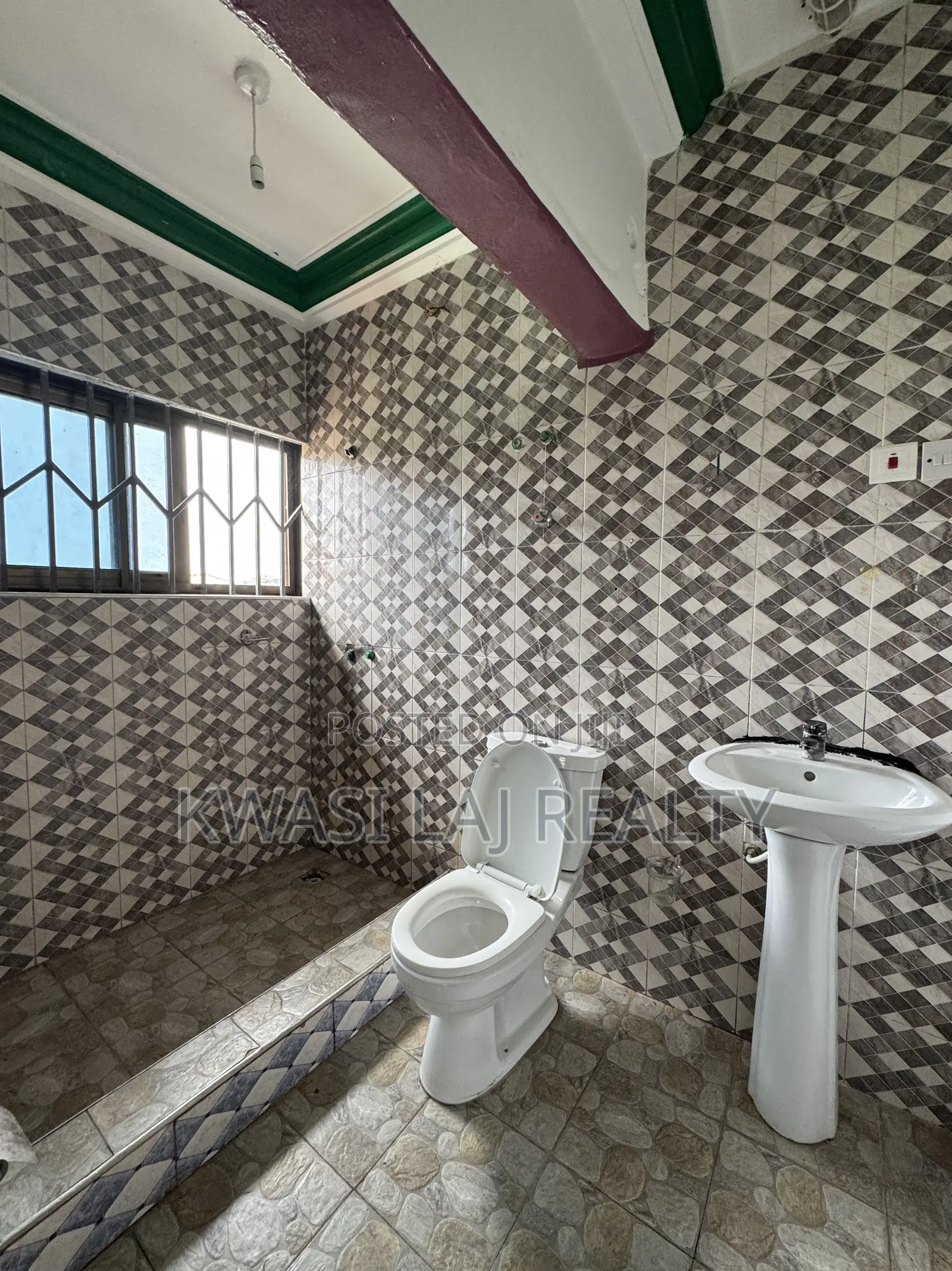 2bdrm Apartment in Adanseman New, Weija for rent