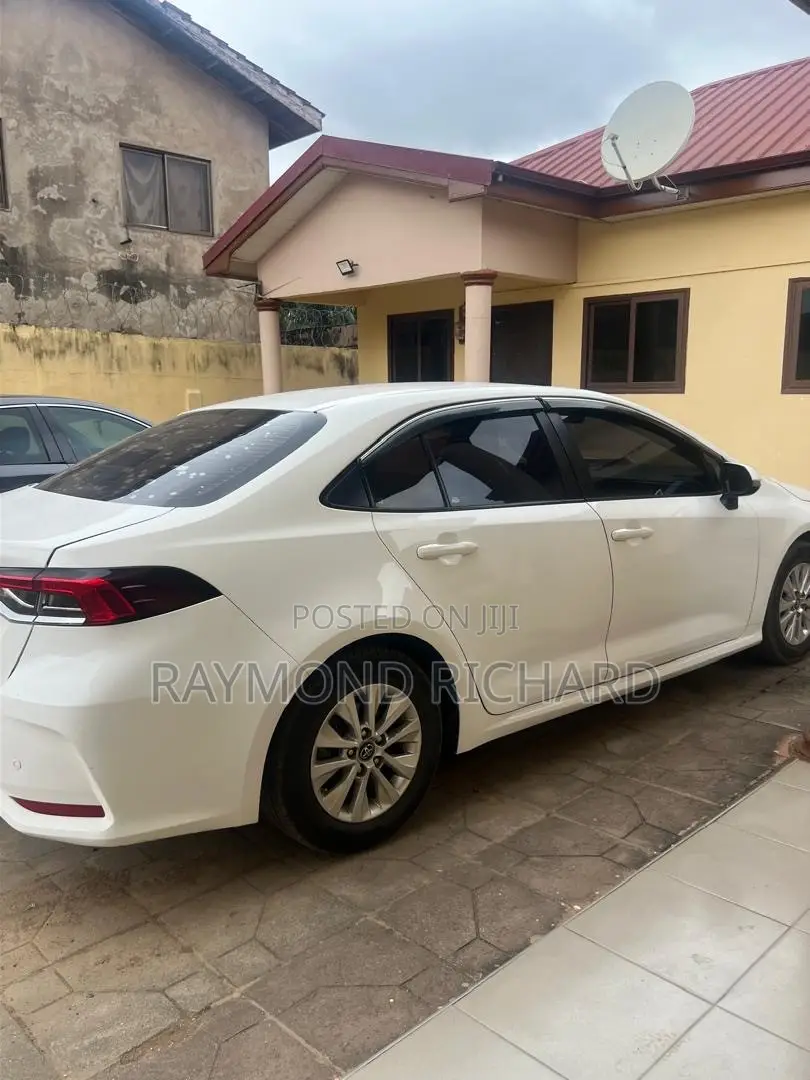 Toyota Corolla L 2021 White