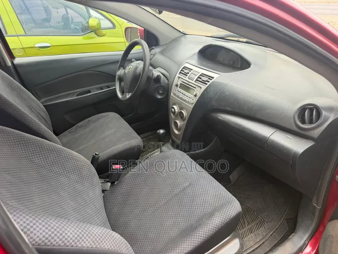 Toyota Yaris 2009 Burgundy