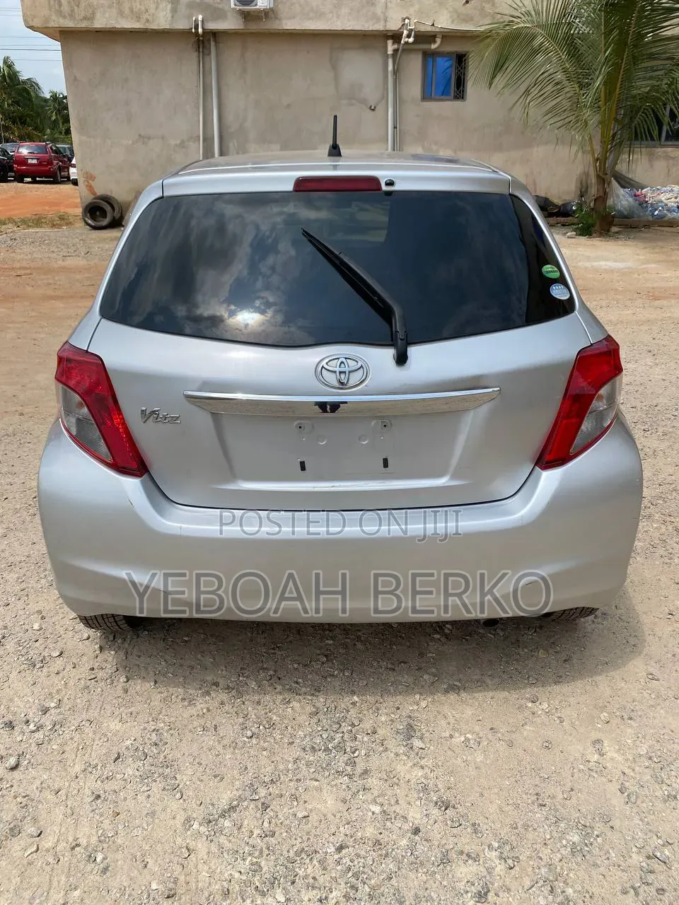 Toyota Vitz 2012 Silver