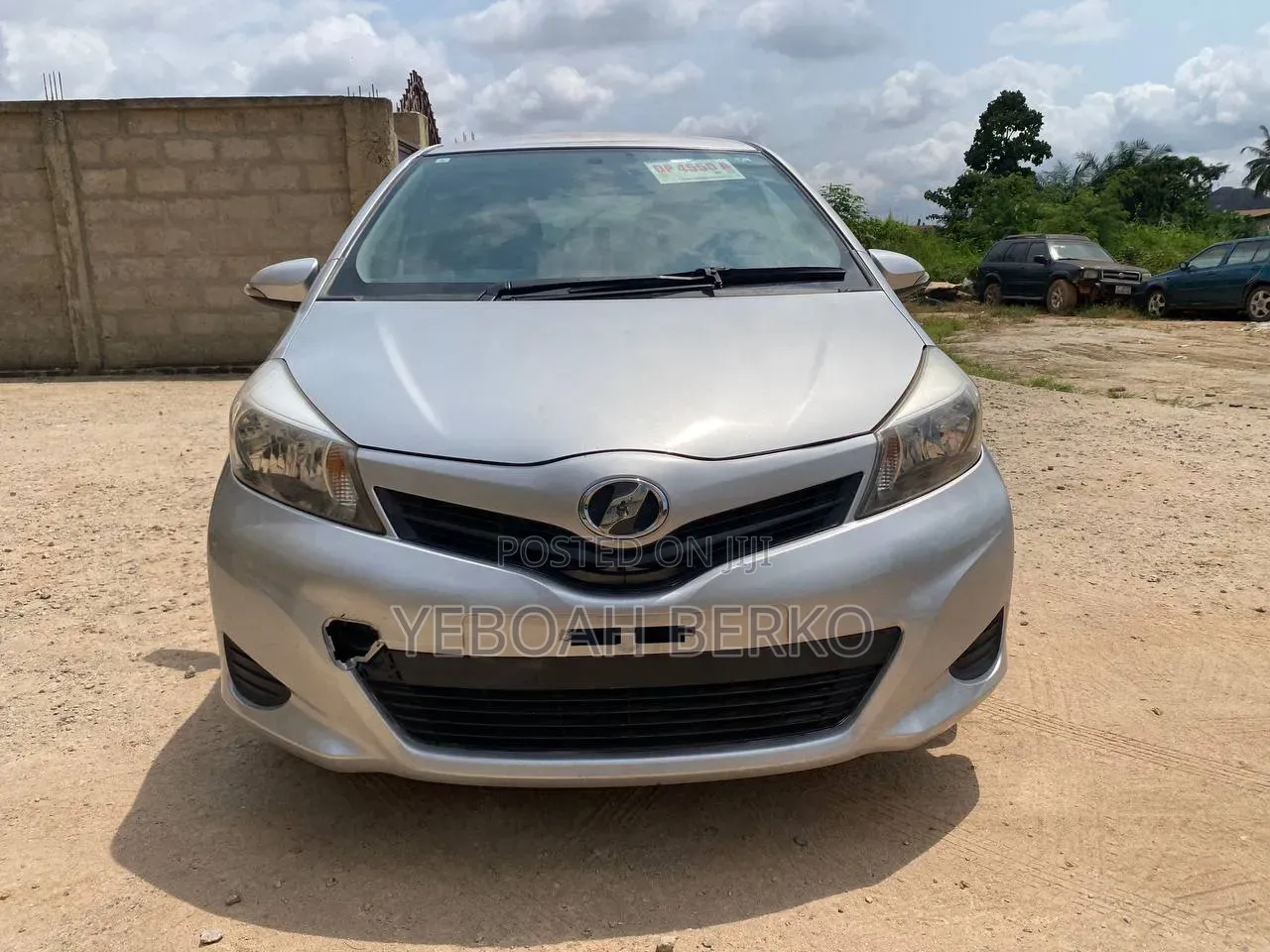 Toyota Vitz 2012 Silver