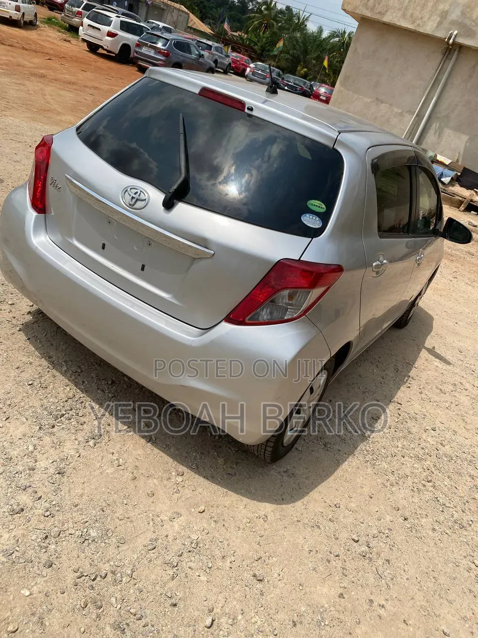 Toyota Vitz 2012 Silver