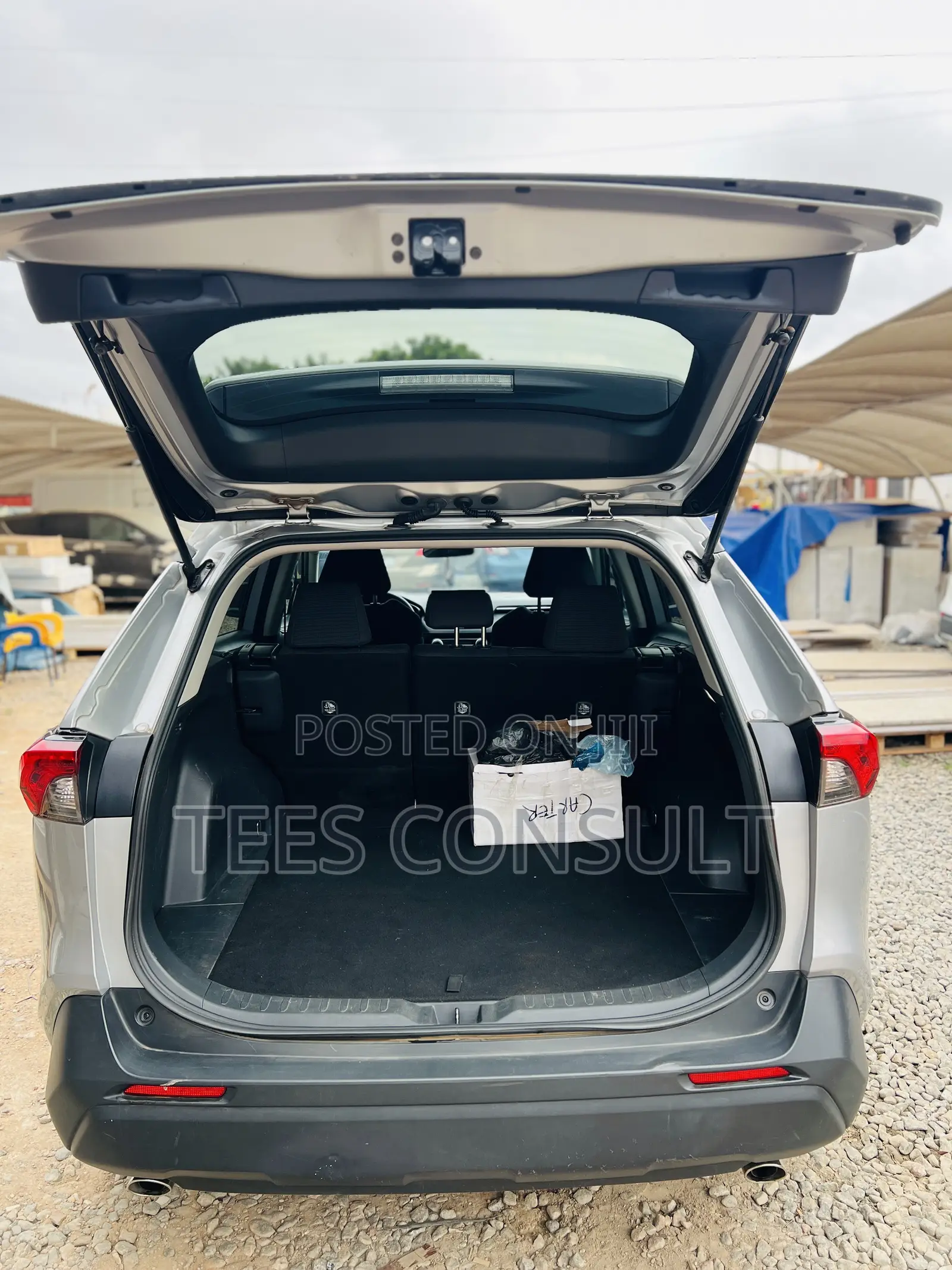 Toyota RAV4 2024 Silver