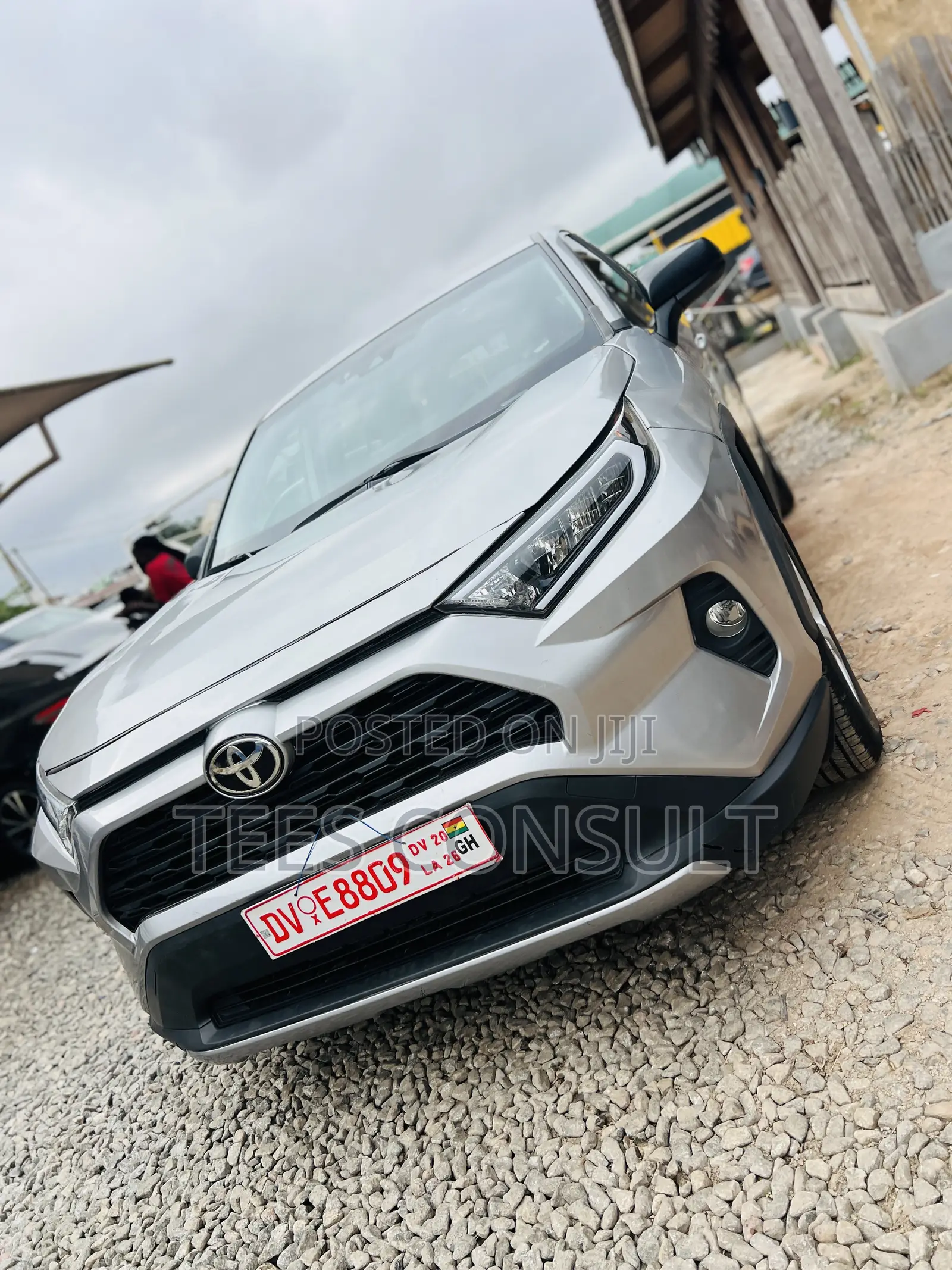 Toyota RAV4 2024 Silver