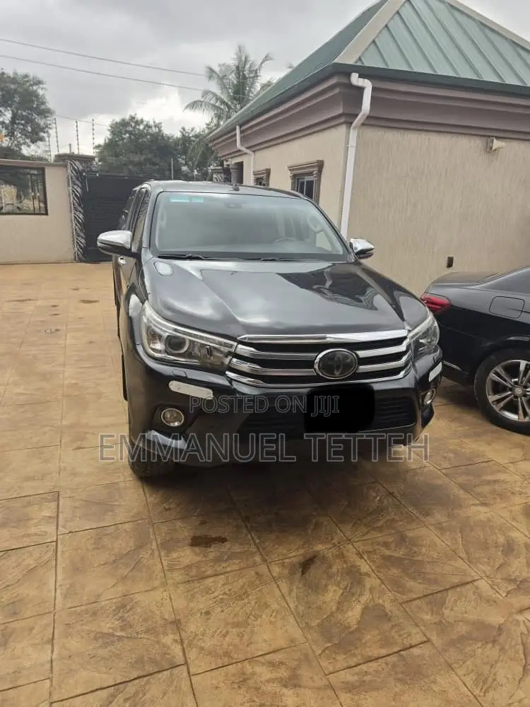 Toyota Hilux Revo Double Cab Deisel 2.8 AWD 2018 Black