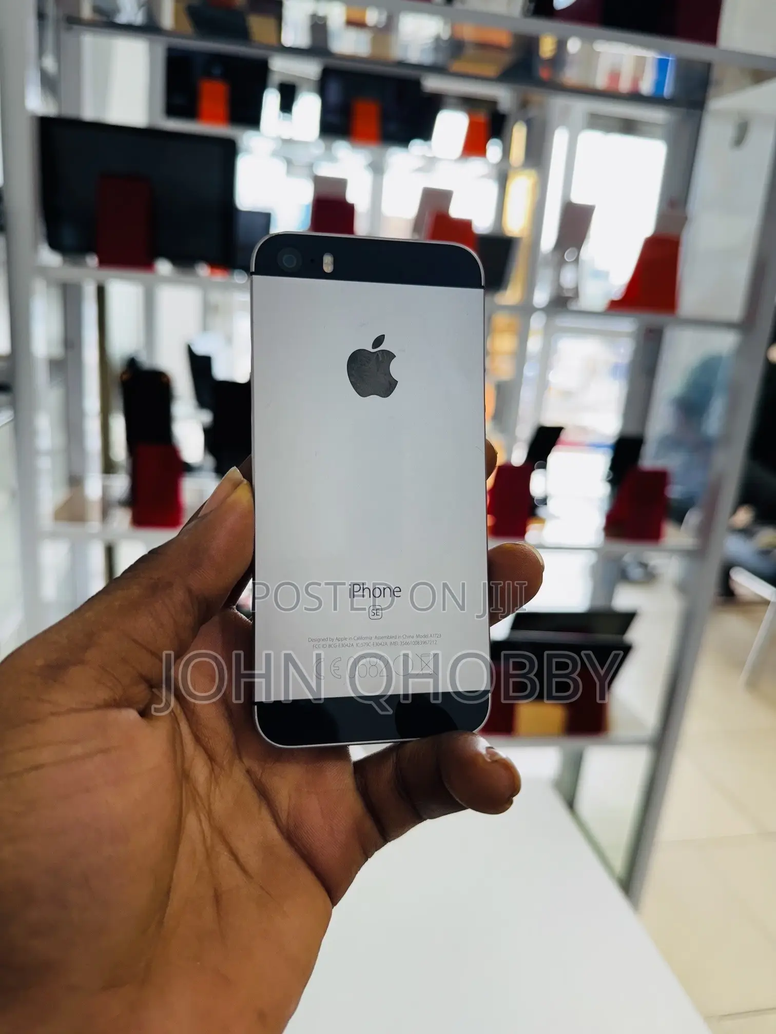 Apple iPhone SE 32 GB Gray