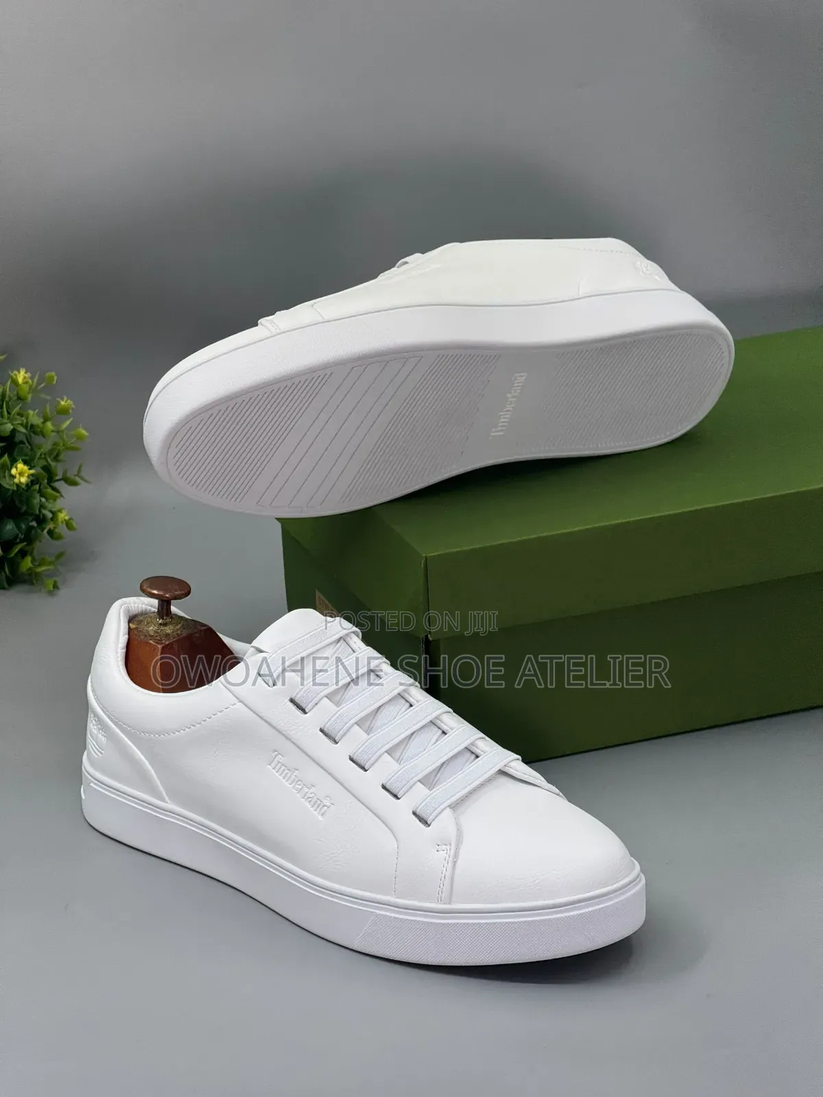 Timberland White Leather Casual Low-Top Sneaker.