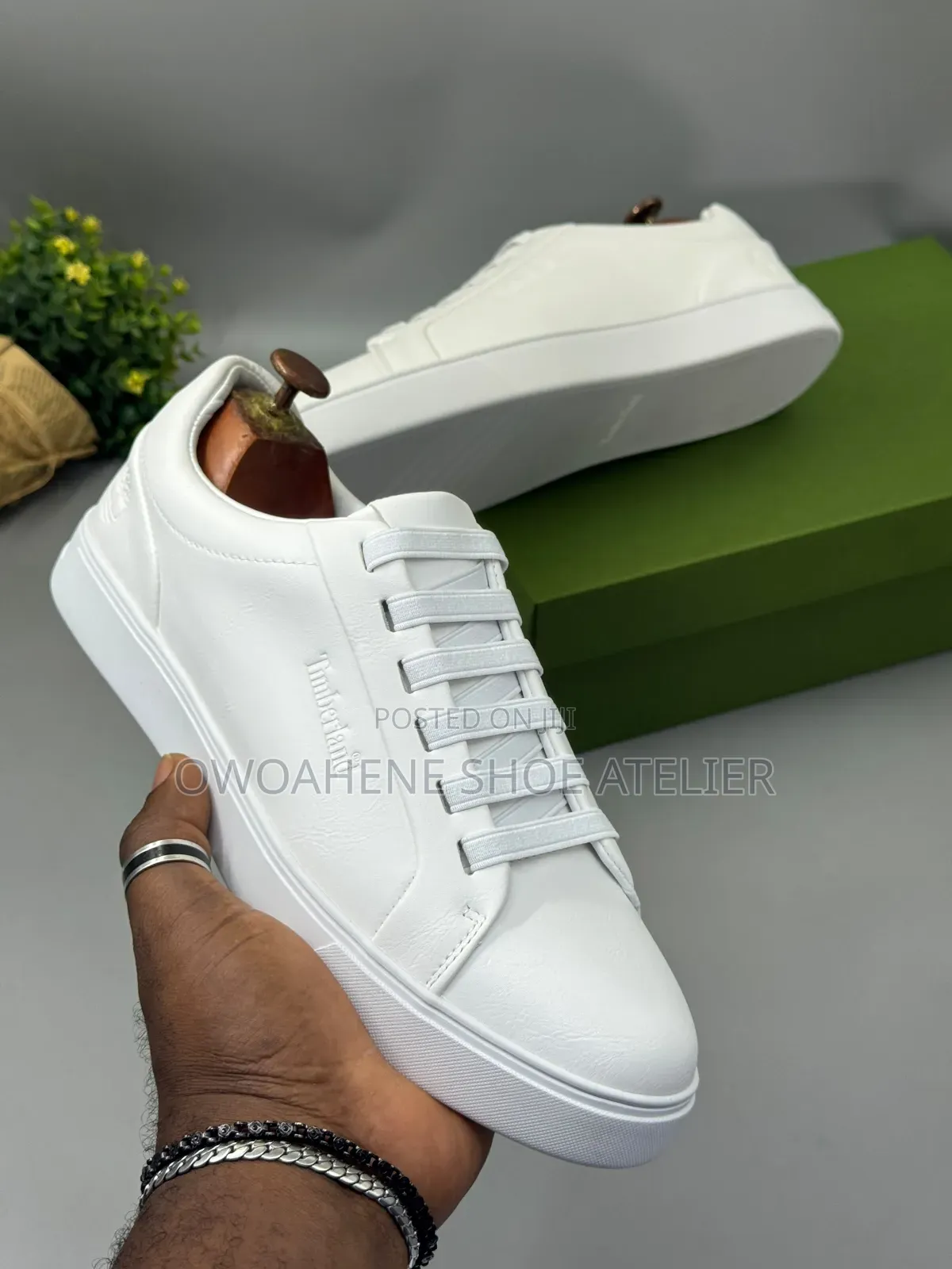 Timberland White Leather Casual Low-Top Sneaker.