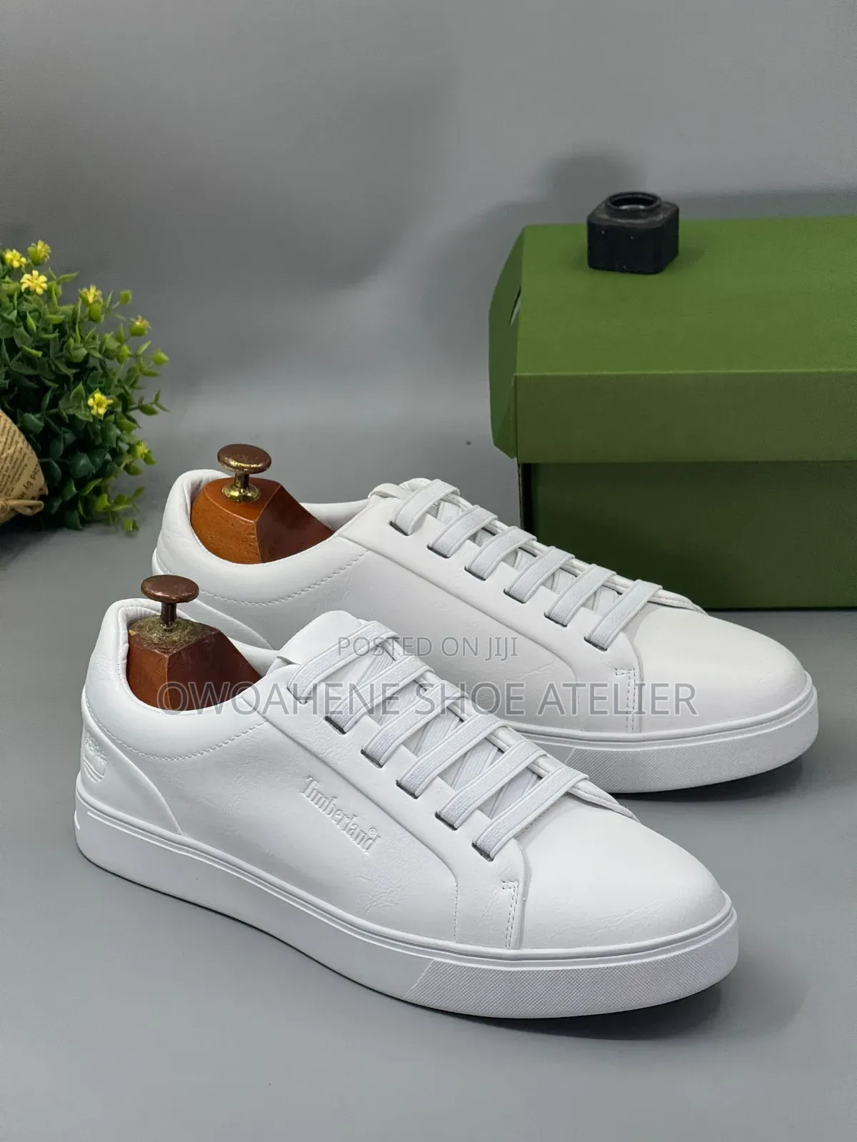 Timberland White Leather Casual Low-Top Sneaker.