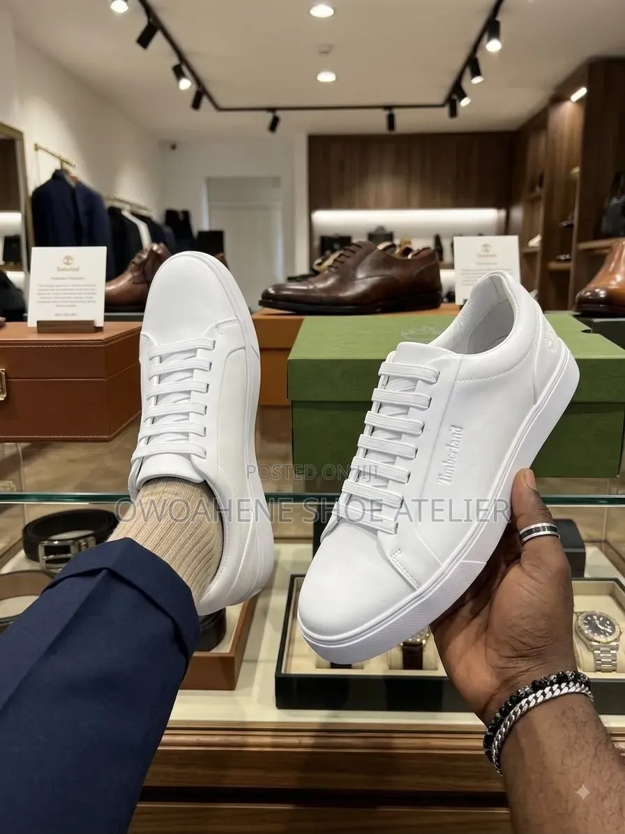 Timberland White Leather Casual Low-Top Sneaker.