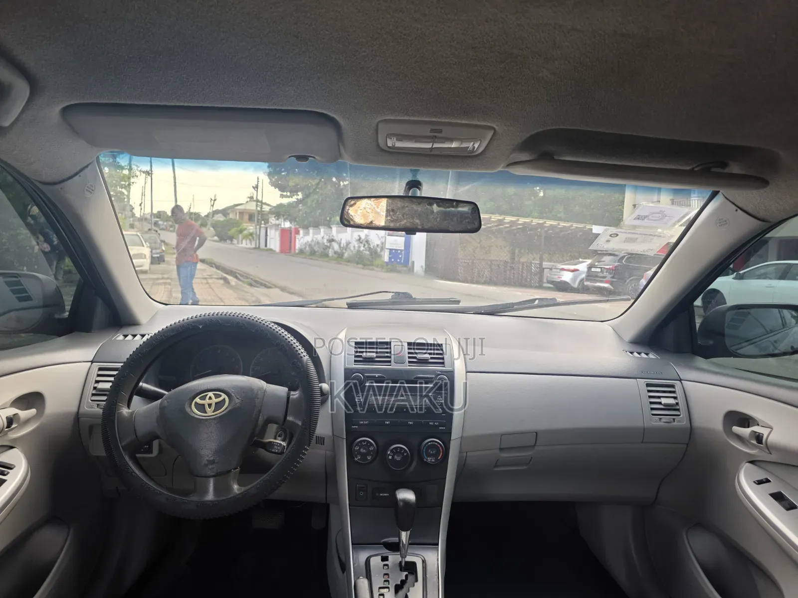 Toyota Corolla 2010 Gray