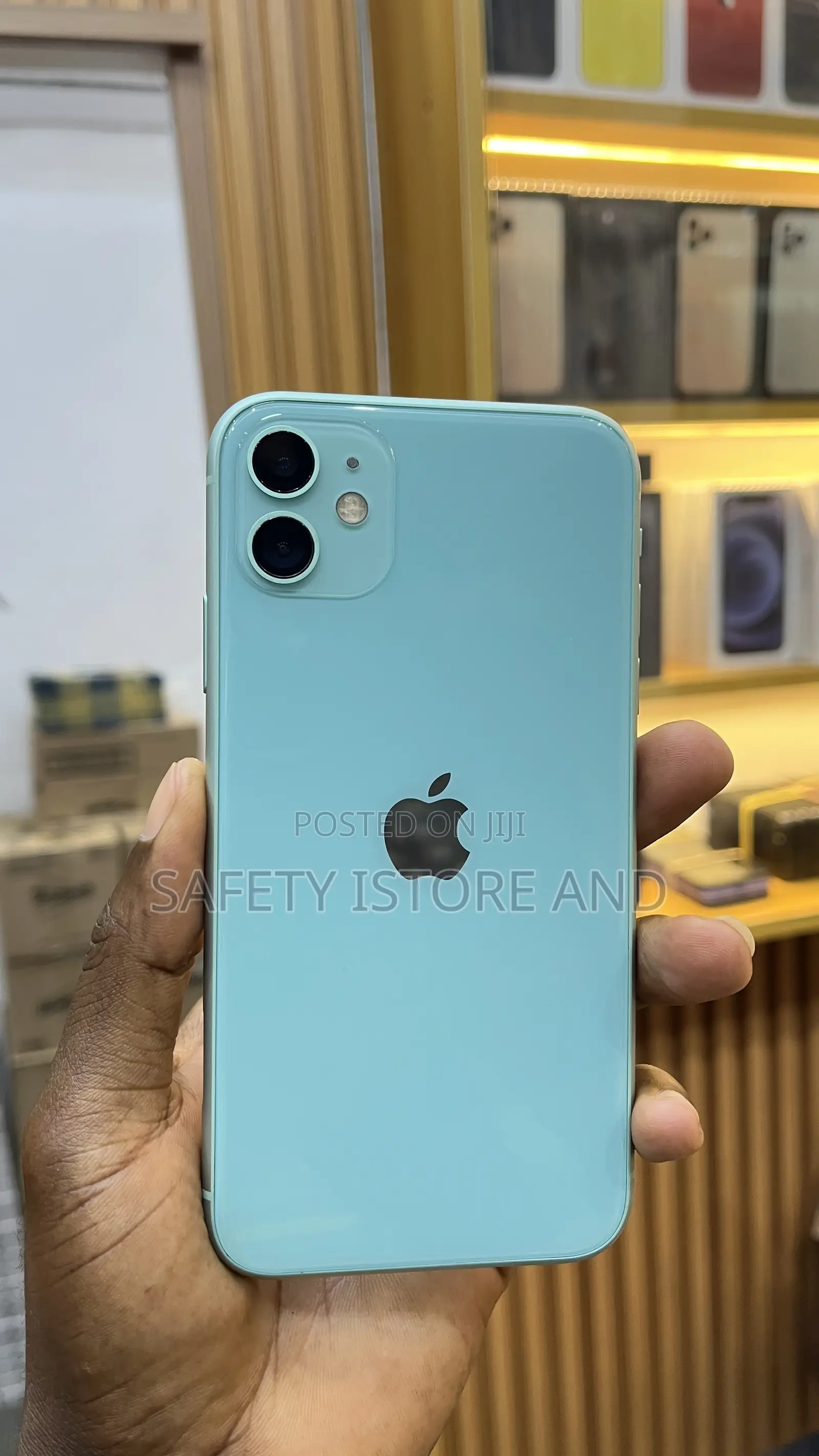 New Apple iPhone 11 64 GB Green