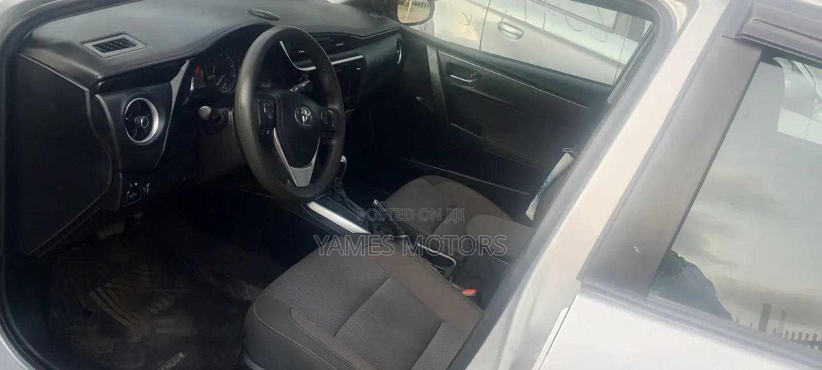 Toyota Corolla 2019 Silver