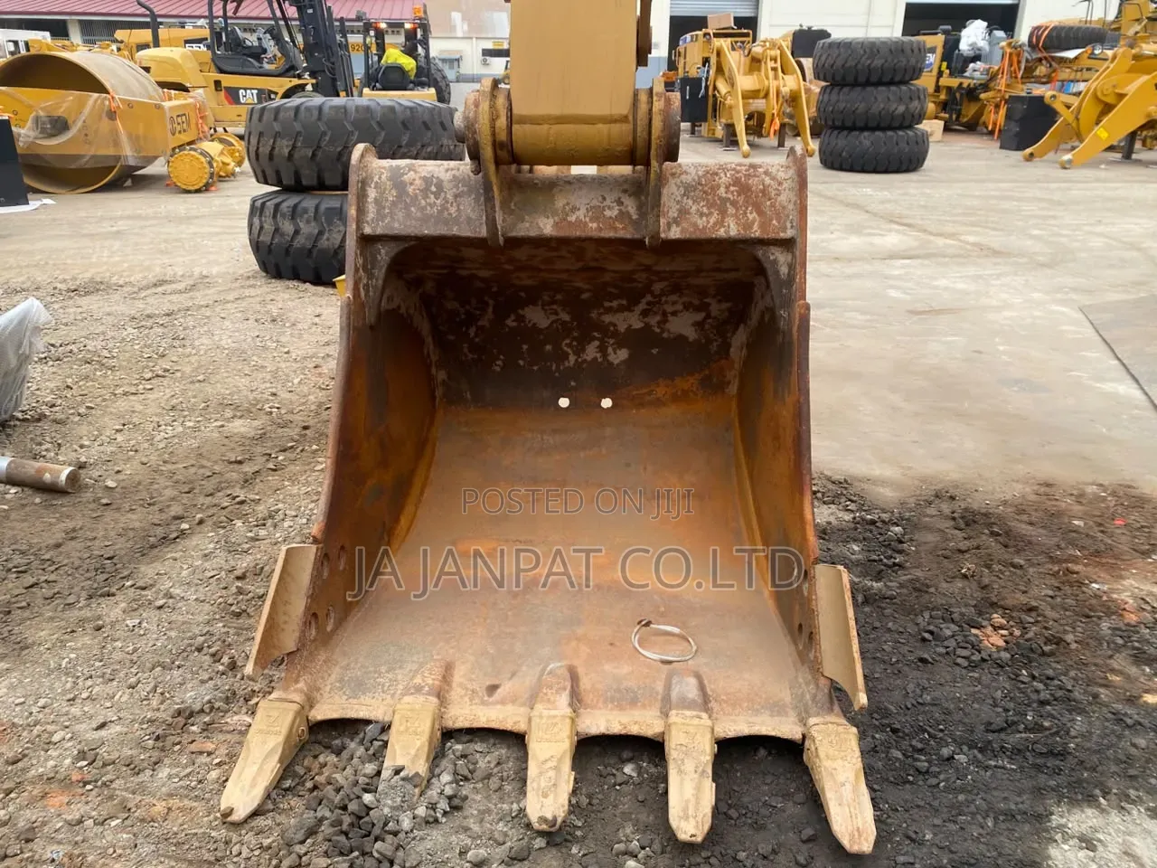 Cat 323 Ghana Used