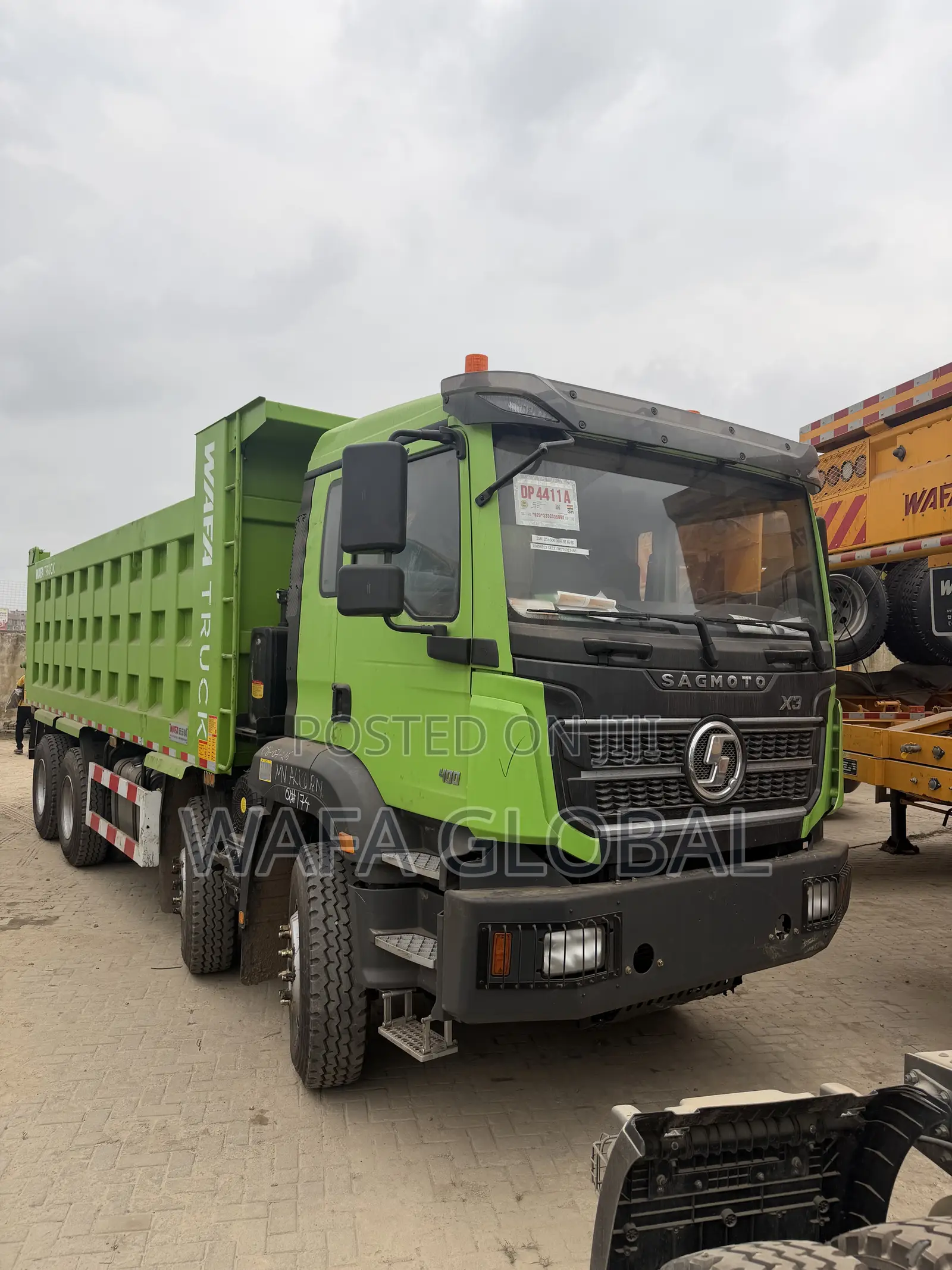 8X4 Tipper Truck