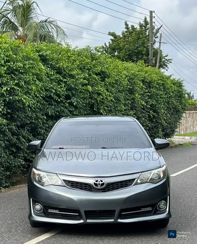 Toyota Camry 2014 Silver