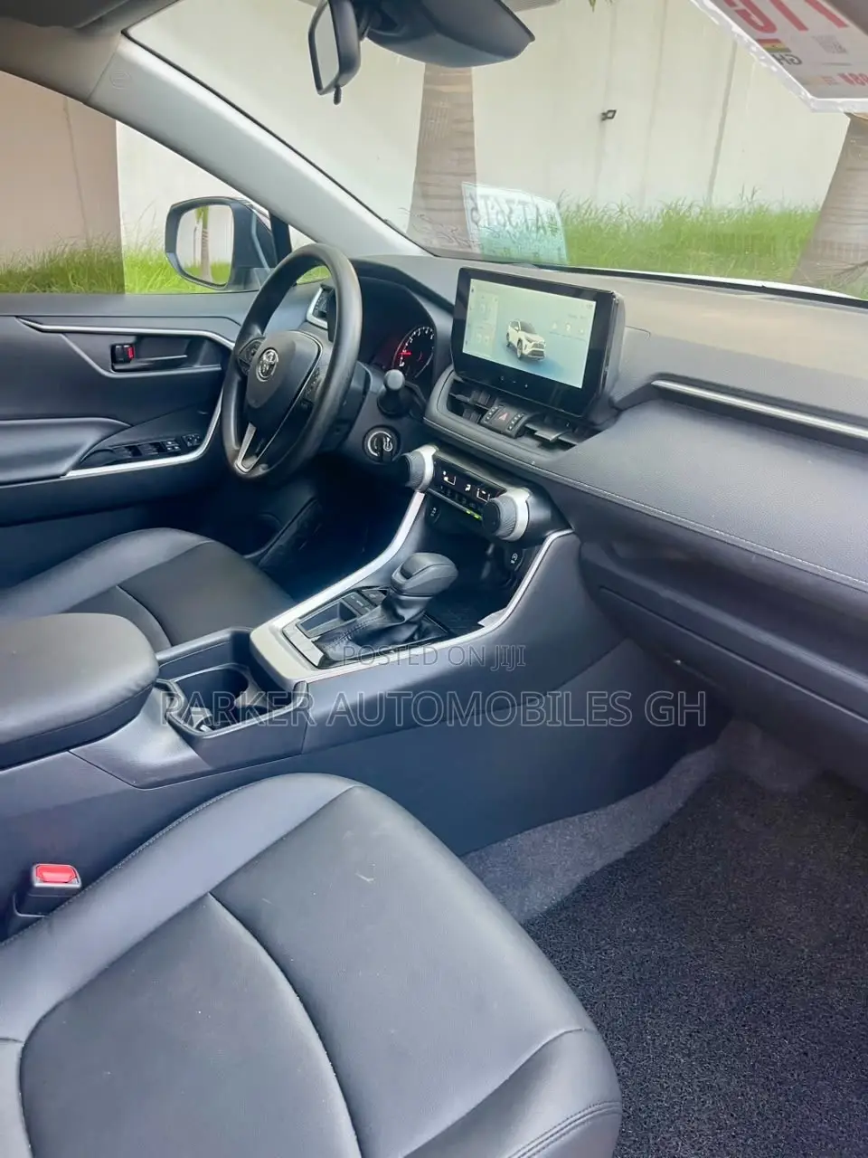 Toyota RAV4 XLE 2025 White
