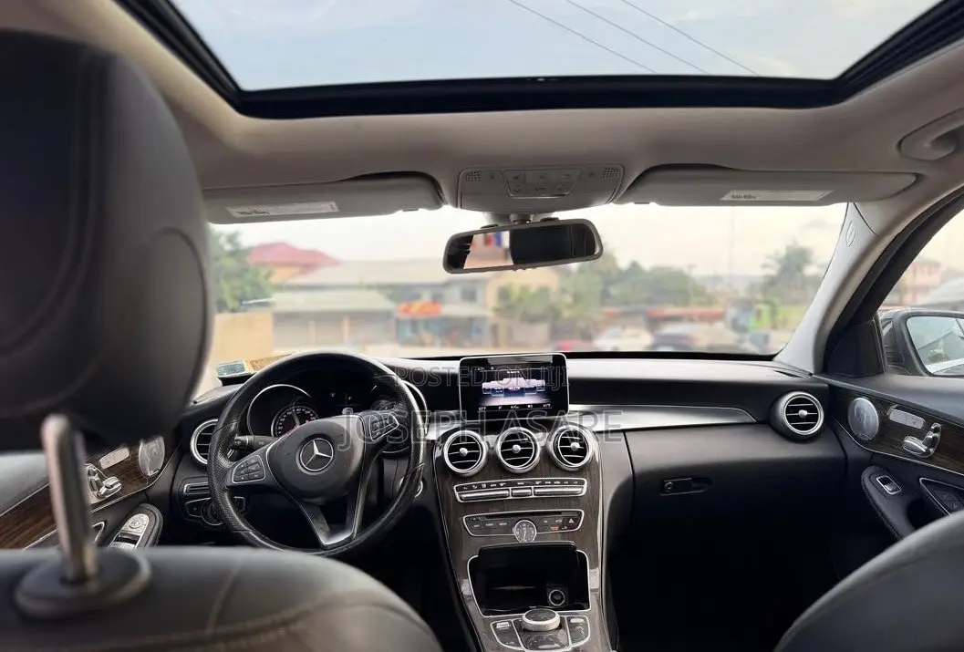 Mercedes-Benz C300 2018 Black