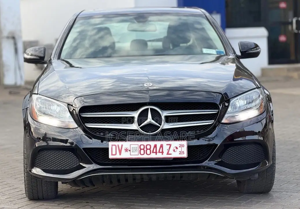 Mercedes-Benz C300 2018 Black