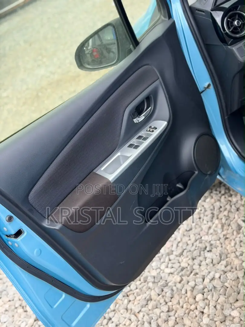 Toyota Vitz 1.3 AWD 3dr 2014 Blue