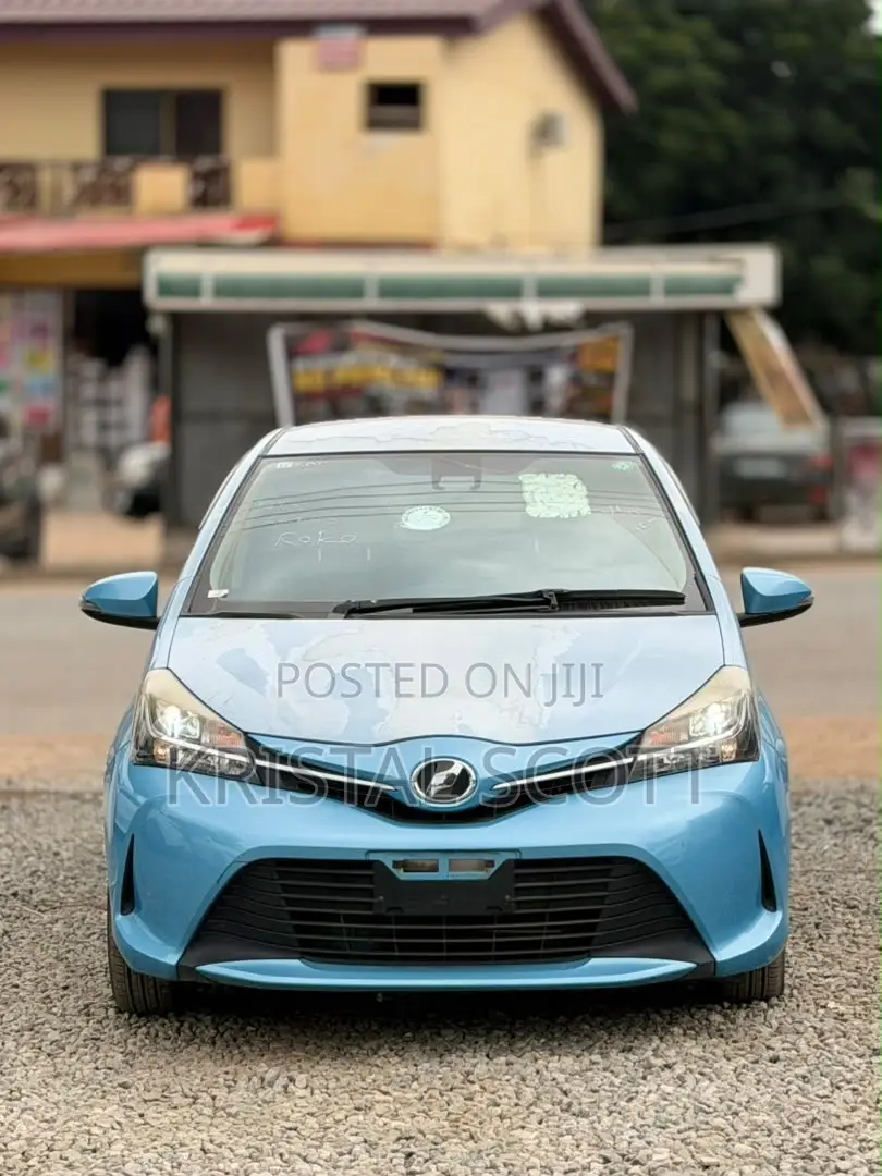 Toyota Vitz 1.3 AWD 3dr 2014 Blue