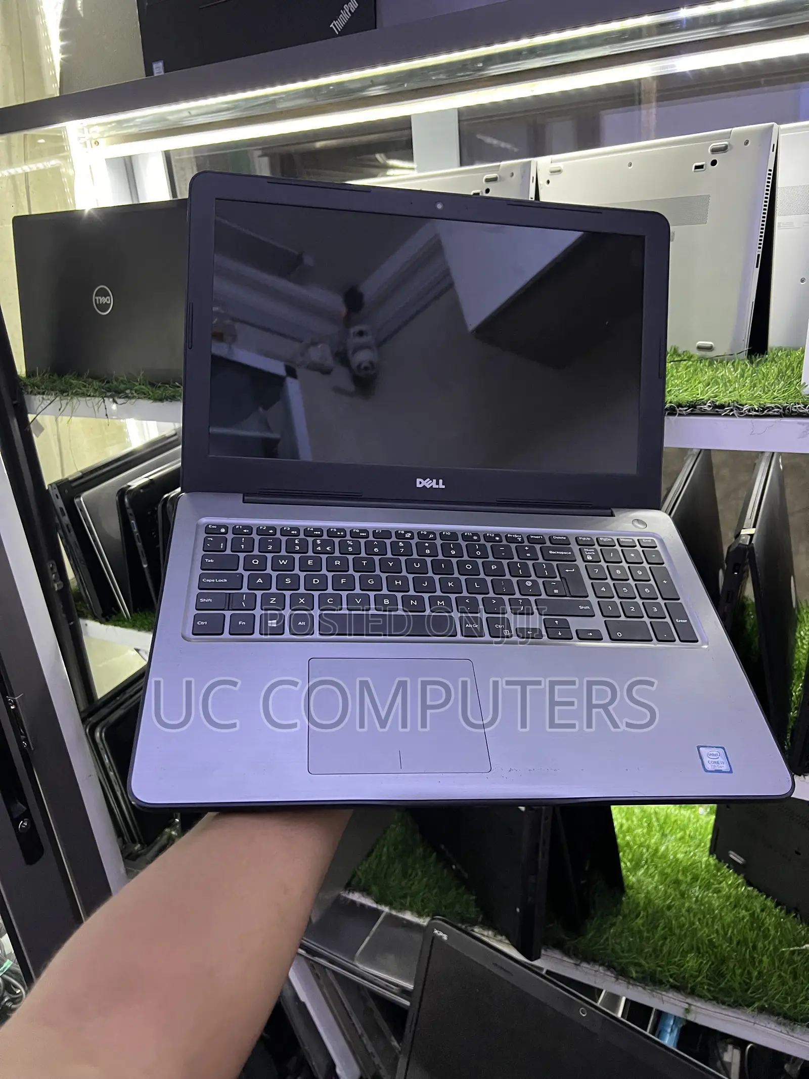 Laptop Dell Inspiron 15 5567 8GB Intel Core i3 HDD 500GB
