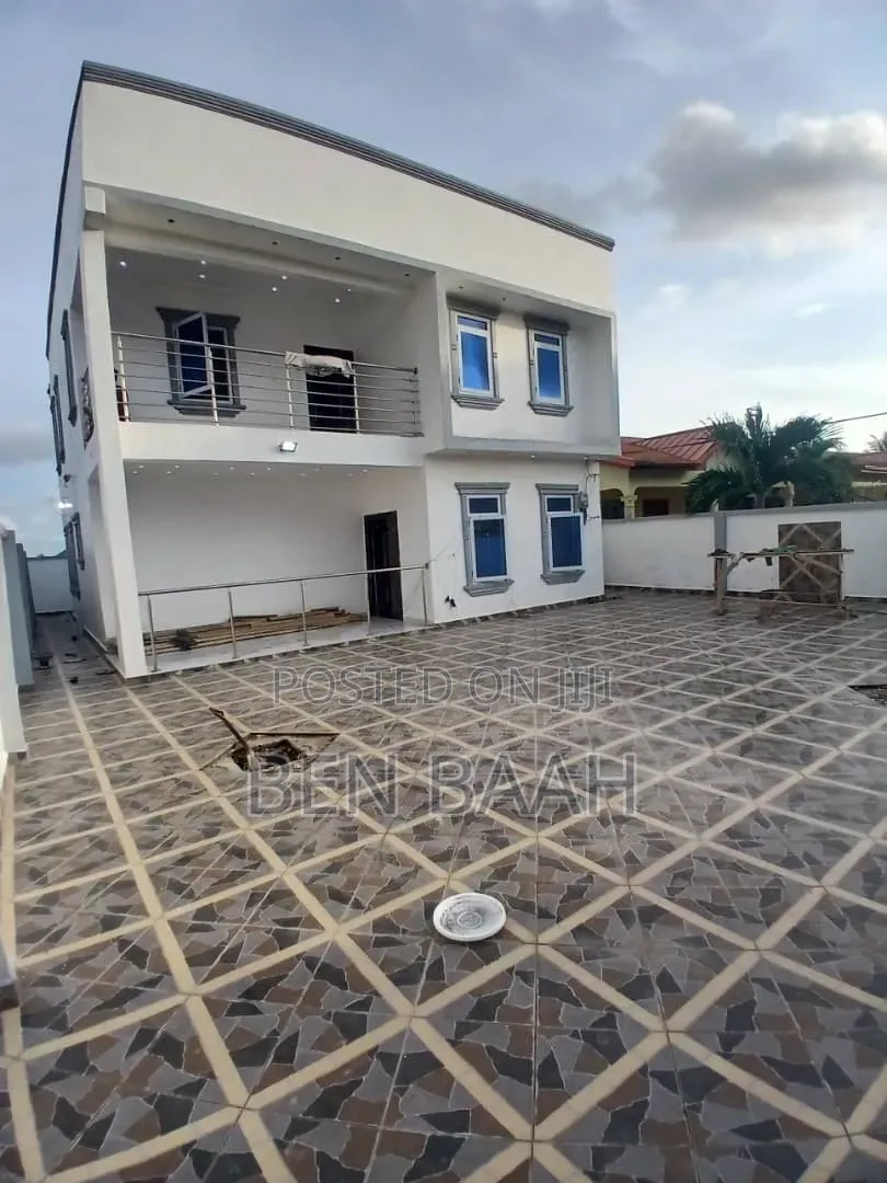 4bdrm Duplex in Ben Properties, Accra Metropolitan for sale