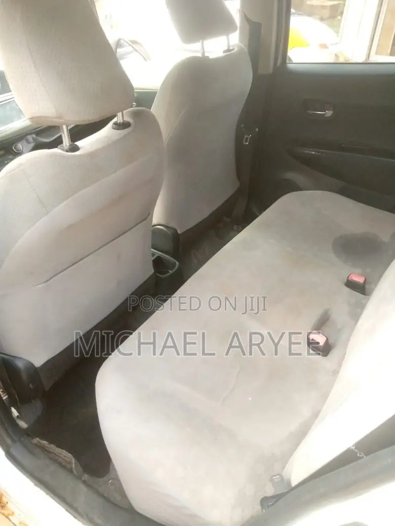 Toyota Vitz 2012 White
