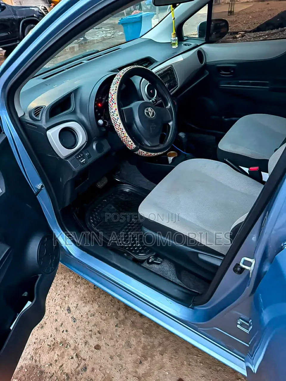 Toyota Vitz 2012 Blue