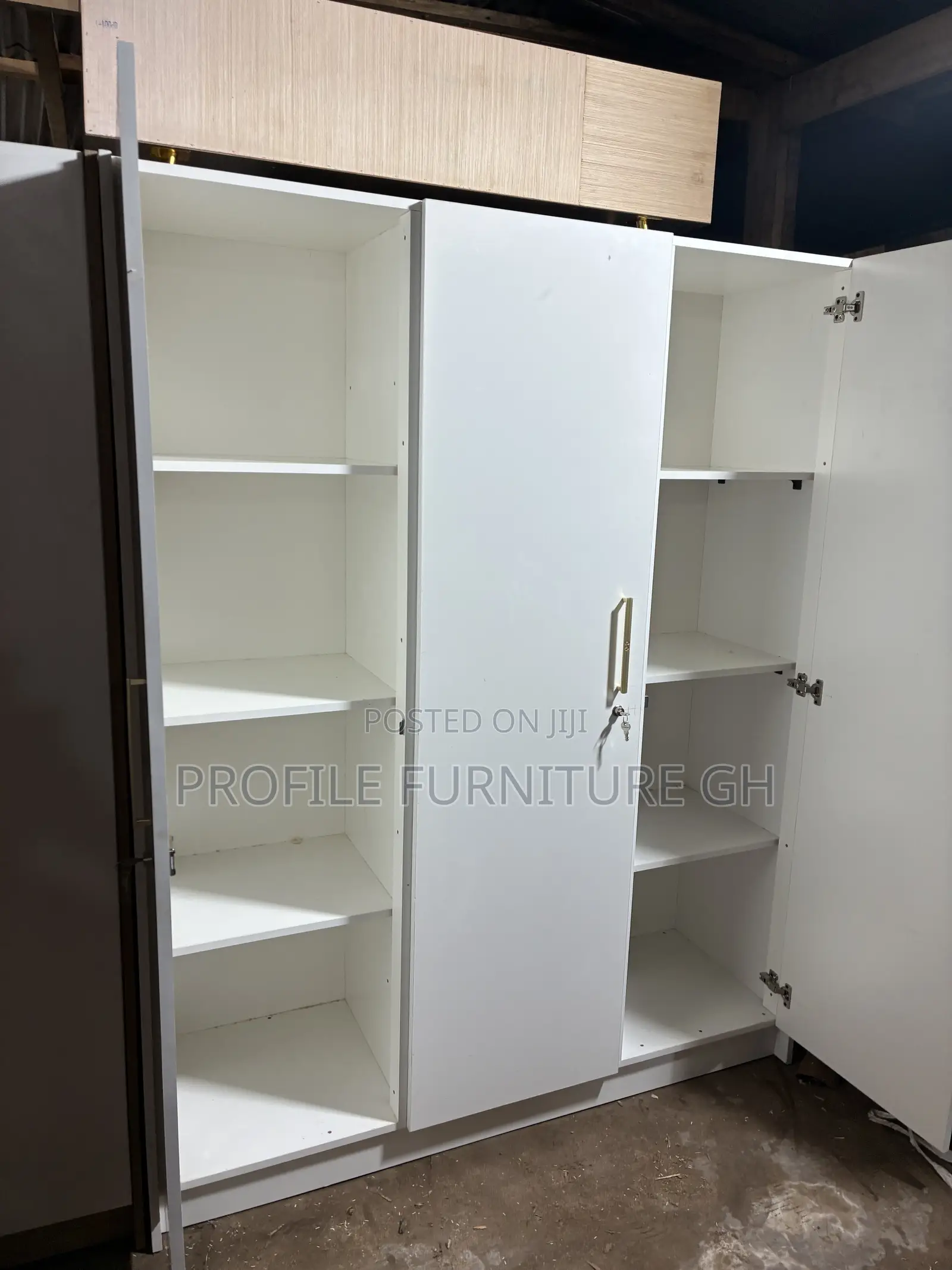 Upgraded Solid 3 Doors Wardrobe// Laminated 3in1 Wardrobe