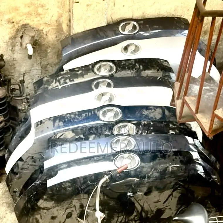 ToYOTA VOXY BONNET 2009,2010,2011,2012,213