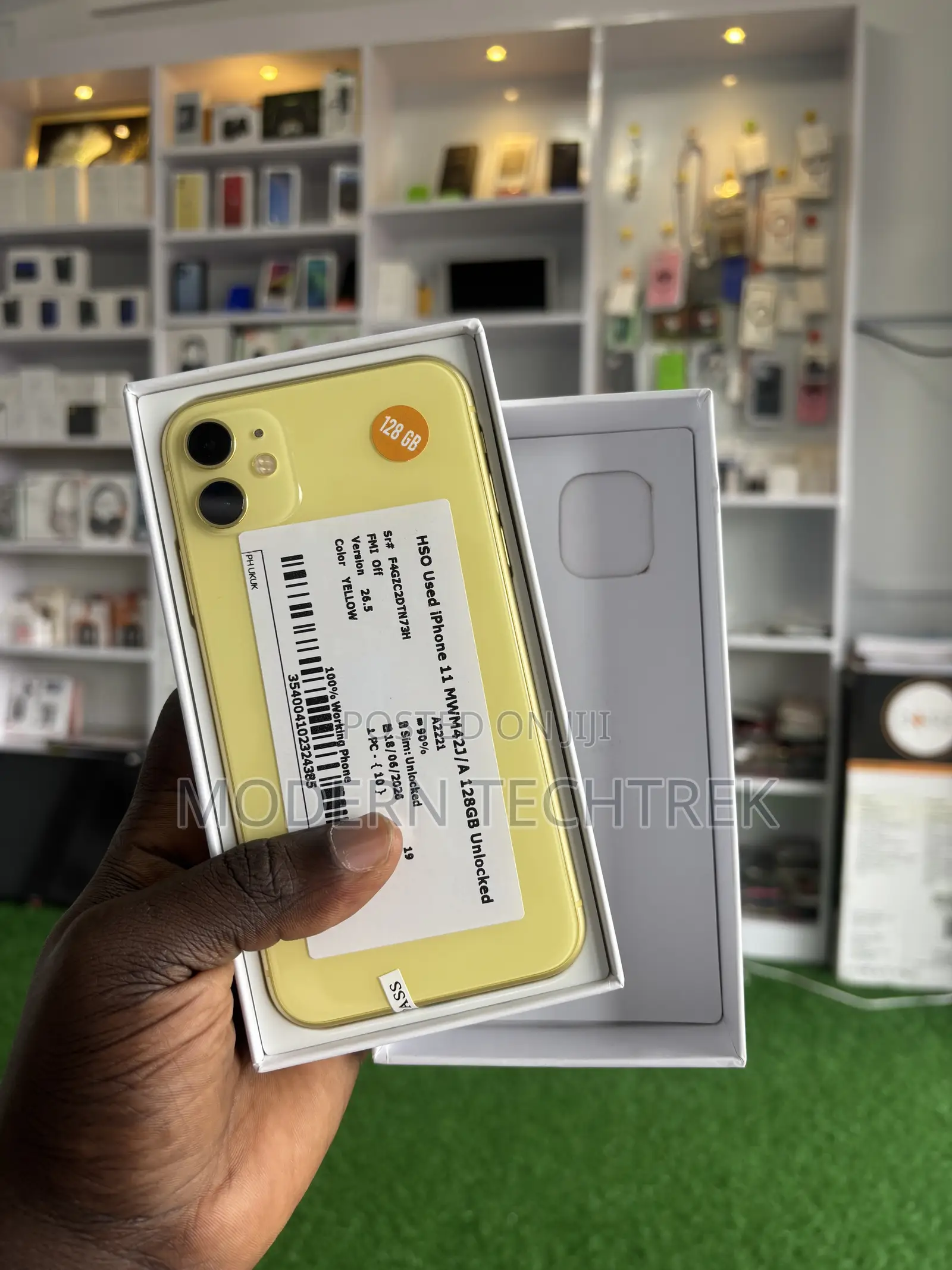 New Apple iPhone 11 128 GB Yellow